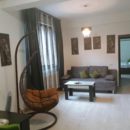 Апартаменты Apartament Ella T2 Нэводари Экстерьер фото