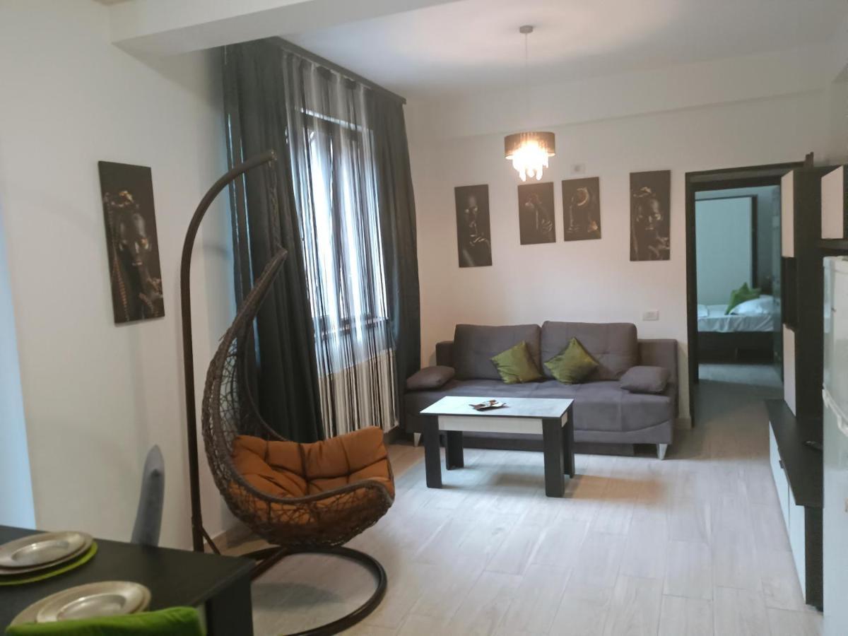 Апартаменты Apartament Ella T2 Нэводари Экстерьер фото