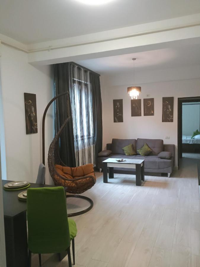 Апартаменты Apartament Ella T2 Нэводари Экстерьер фото